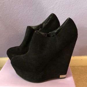 Steve Madden 6 inch black wedge bootie